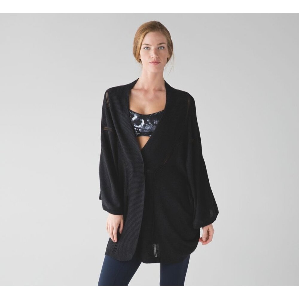Lululemon Breeze Easy Wrap Sweater Heathered Black M/L Boolux Oversized Button